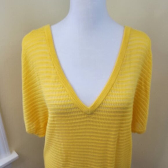 Torrid Open Stitch Cold Shoulder Yellow Dolman Sweater Sz 1X - Picture 7 of 13